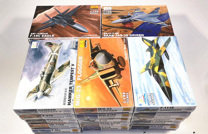 Model Kit Motor Nuclear - 25 Stück 1/144 Plastik-Bausatz Militärflugzeug-Modelle WWII